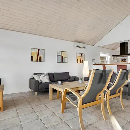 Gorgeous Home In Vordingborg With Sauna 別荘 *